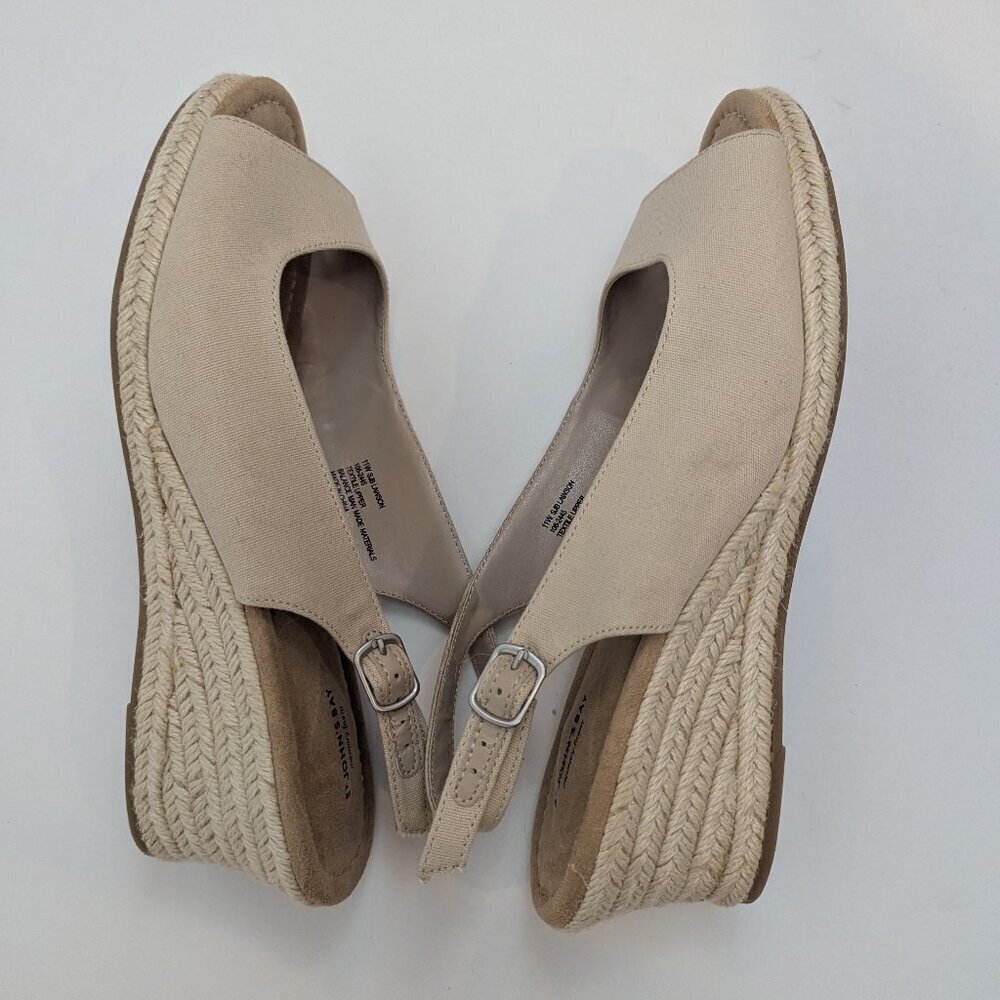 St. Johns Bay Tan Wedge Sandals, Sz 11
